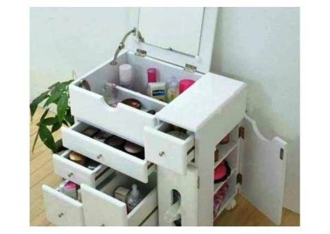 Movable Make-Up Storage - 2/2