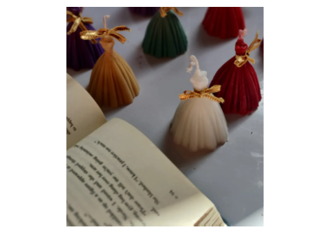7 Elegant Bridal Dress Candle Designs You'll Adore - 2/4
