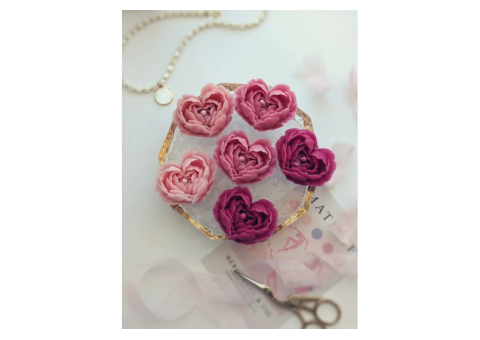7 Romantic Love Flower Candle Designs You'll Adore - 1/3