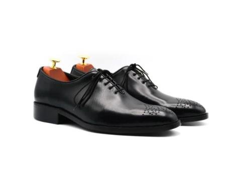 Laced Black Whole-Cut