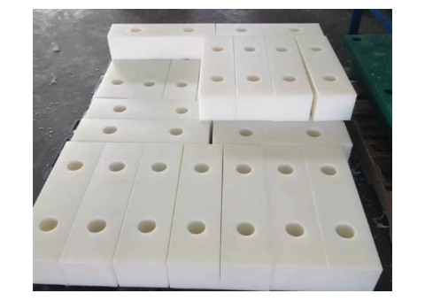 7 Powerful UHMW Wear Block Benefits for Heavy-Duty Protection - 4/5