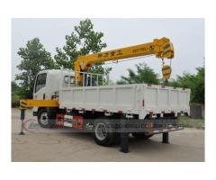 Howo 5 Ton Truck with Crane