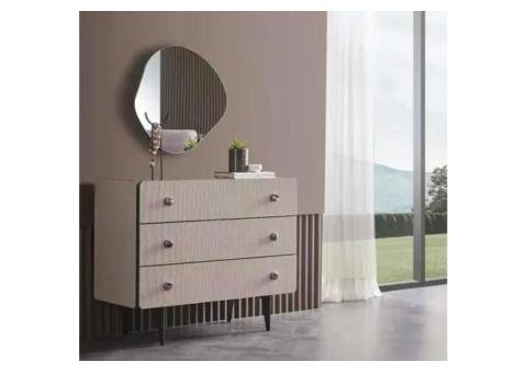 Linz Dresser