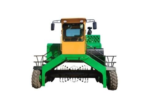 M3000 4-Wheel Drive Compost Turner - 2/2