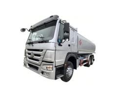 SINOTRUK Howo 25-Cubic-Meter 6×4 Fuel Tank Vehicle