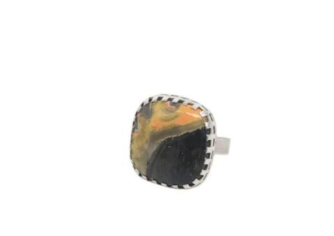 Bumble Bee in Prong Setting (Adjustable)